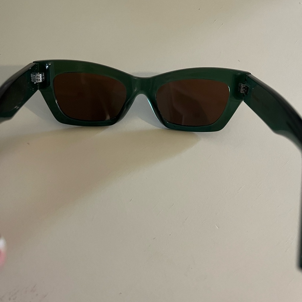 Z Supply Dark Green Polarized Sunglasses - Picture 3 of 6
